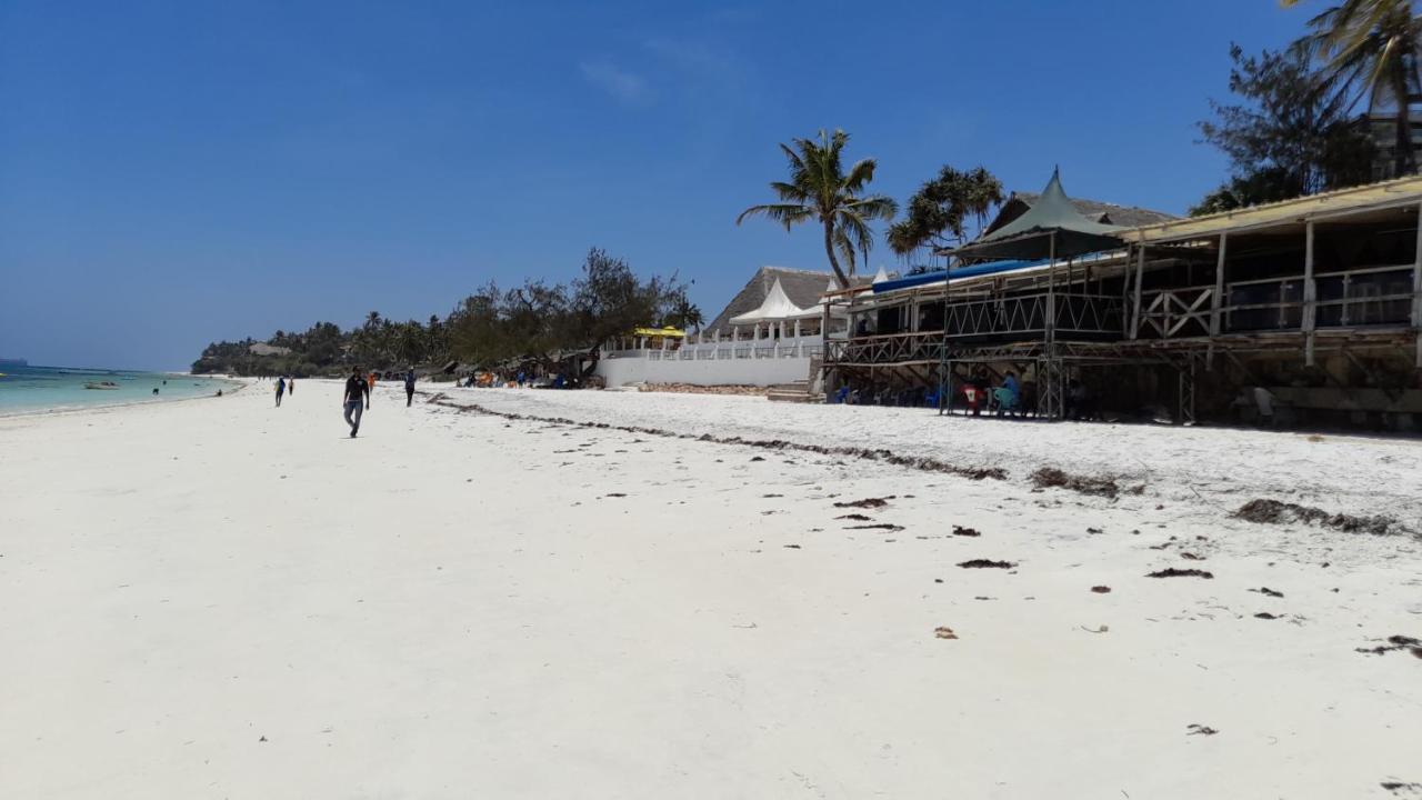 Ary Beachfront Homestay Nyali- On Mombasa Beach 外观 照片